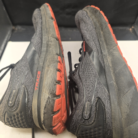 Brooks‎ Black and Red Athletic Shoes main image 5